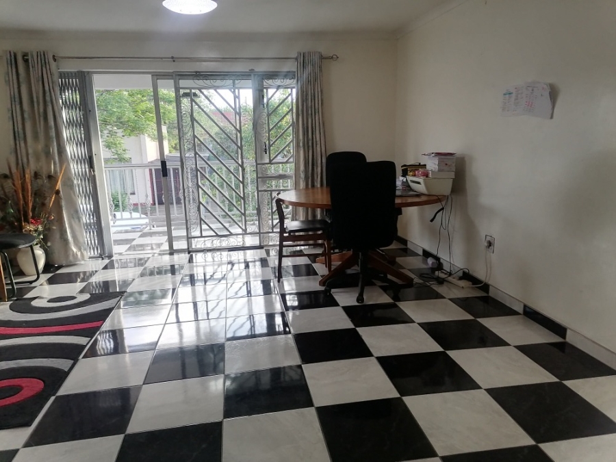 6 Bedroom Property for Sale in Mohadin North West